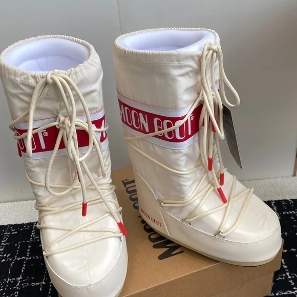 Moon Boot Women's Cream and Red Snow Boots - Picture 3 of 6